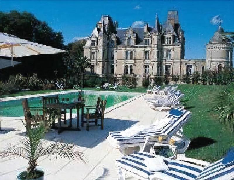Chateau De La Tremblaye Cholet Exterior photo