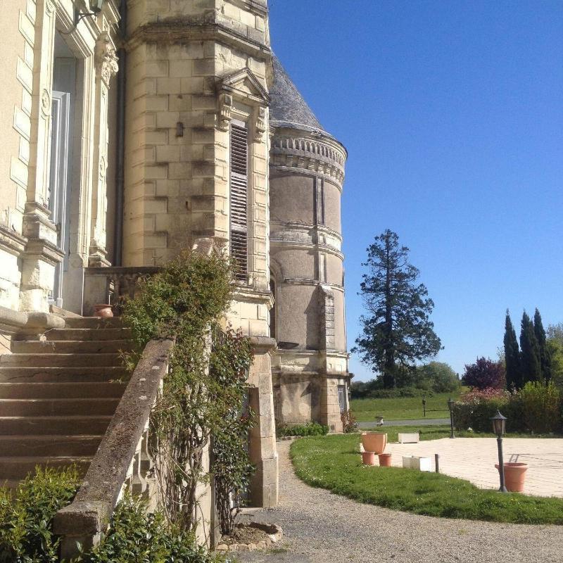 Chateau De La Tremblaye Cholet Exterior photo